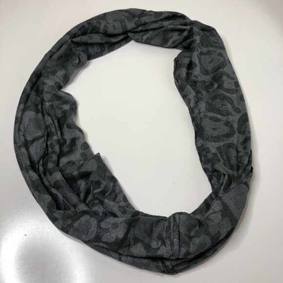 infinity Circle Grey Silver Shimmer Sparkle Leopard Cheetah Flower Light Scarf - Picture 3 of 11